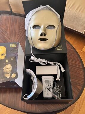 Predire LED Facial Mask in Metallic Gold